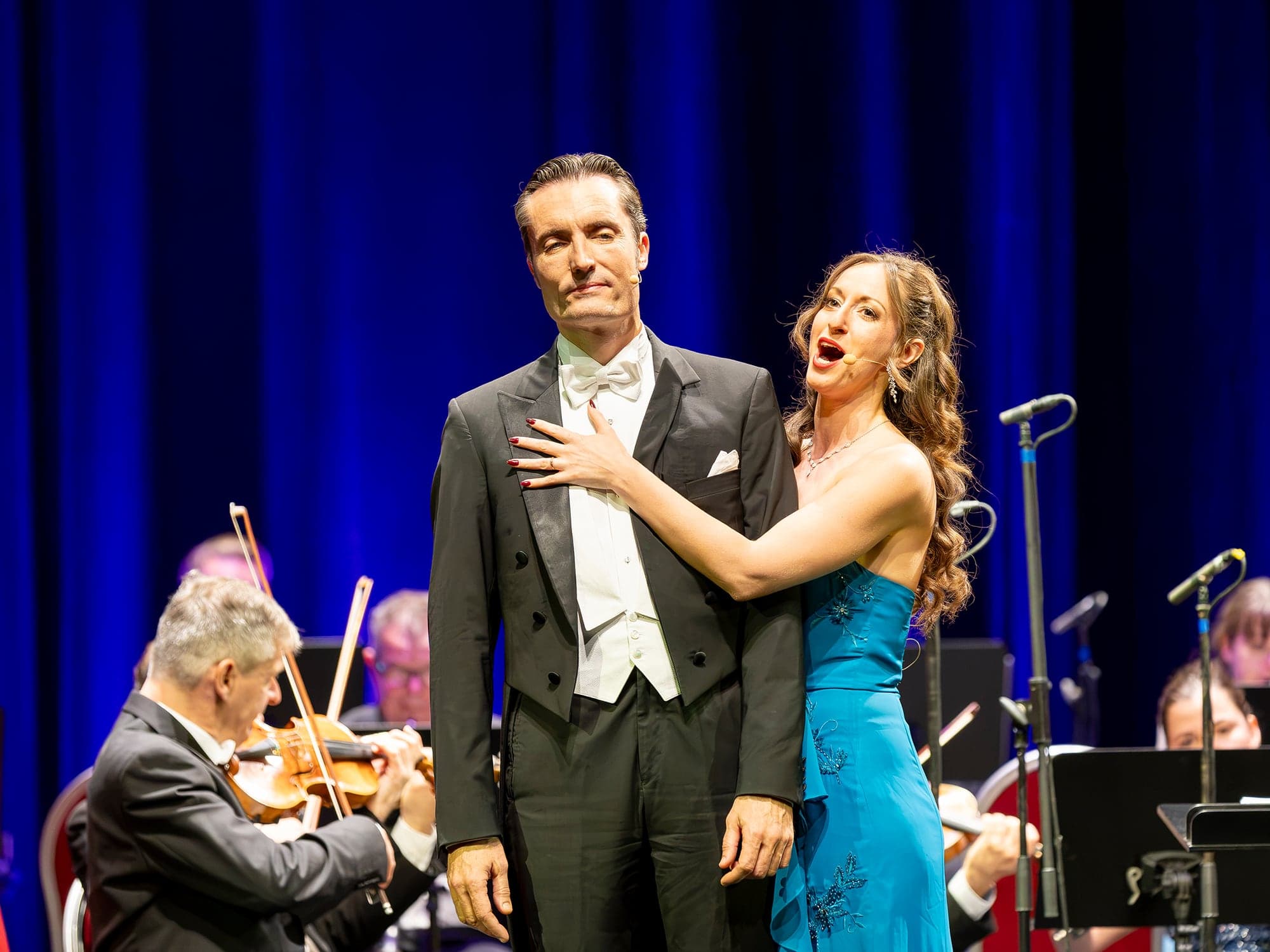 Simona Eisinger and Marco Di Sapia in a duet with the orchestra, Malta 2026